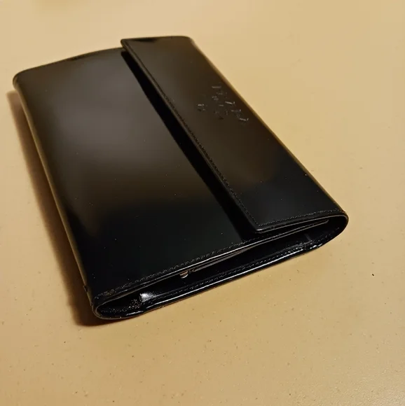 Prada Black patent leather wallet, checkbook - Picture 14 of 16
